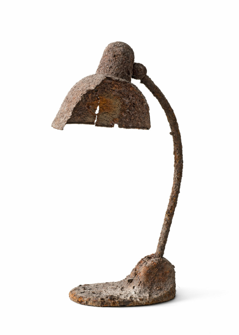 Verrostete Schreibtischlampe