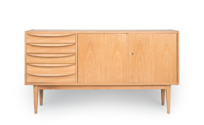 Sideboard aus Holz mit fünf Schubladen