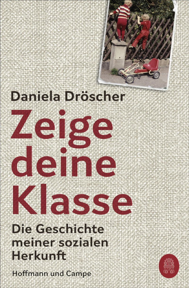 Cover des Buches "Zeige deine Klasse" mit einem Foto von zwei Kindern, die auf einem Gartenzaun klettern.