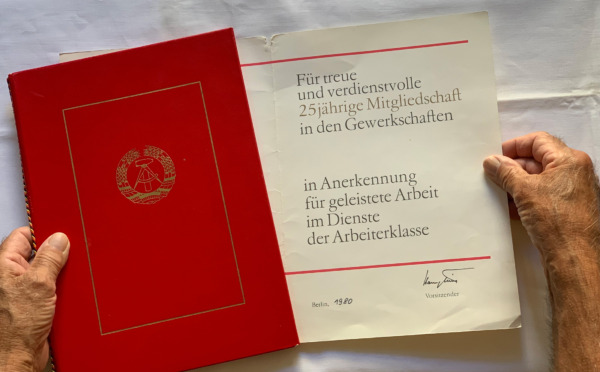 Urkunde für die 25 jährige Mitgliedschaft in der Gewerkschaft in der DDR