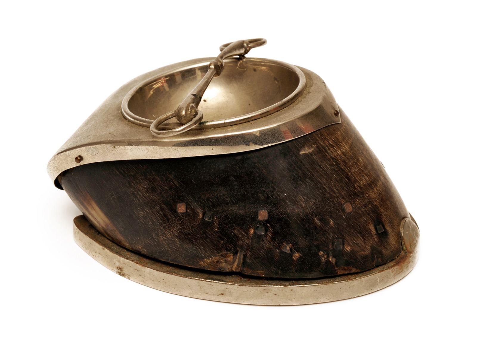 Aschenbecher aus einem Pferdehuf